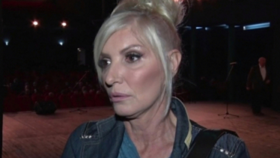 NEPRIJATNO Cakana prokomentarisala komentare koje je njen suprug ostavljao ispod Kijinih fotografija: ON VOLI SAMO MENE