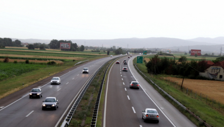 VRUĆINA OTEŽAVA VOŽNJU Savet za sve vozače - kada je najbolje vreme da krenete na put