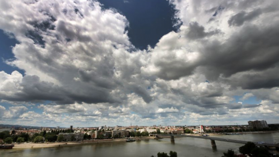 ČETIRI UPOZORENJA RHMZ U ovim delovima zemlje nevreme, za vikend tropski dani!