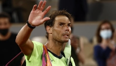 NADAL SE IPAK TAKMIČI NA TRAVI!  Ne želi Vimbldon, ovaj trofej mu je mnogo bitniji! (FOTO)