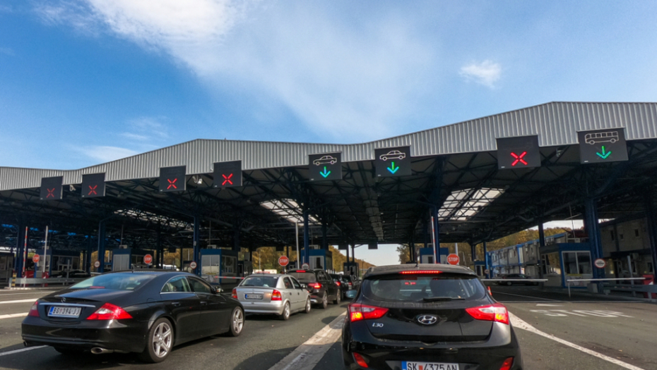 GRANIČNI PRELAZI OPSEDNUTI Najduže se čeka na Gradini
