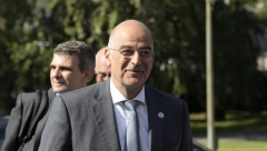 GRČKA ŠAMARČINA LAŽNOJ DRŽAVI Ministar odbio da drži konferenciju ispred natpisa "Republika Kosovo" (FOTO)