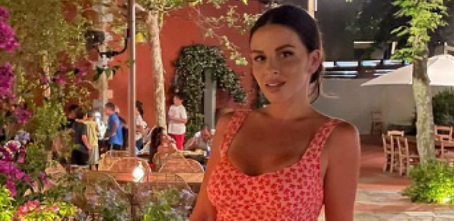 ANA SEVIĆ POKAZALA TRUDNIČKI STOMAK Više nema trbušnjake, beba stiže uskoro!