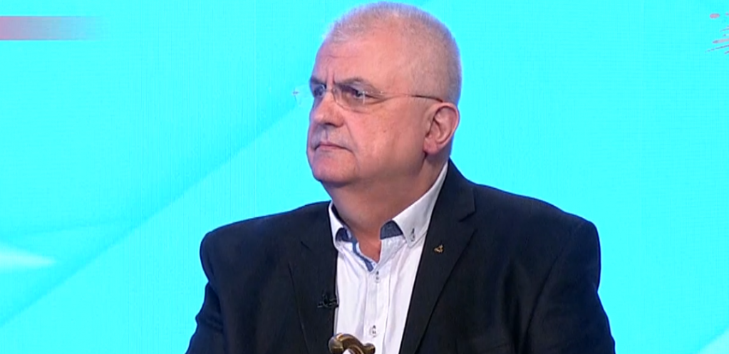 ČANAK POSLE CRKVE NAPAO I VUČIĆA Lideru LSV smeta predsednik Srbije na Cetinju, a Mila Đukanovića jedva čeka da vidi