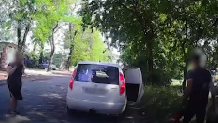 LOPOVI MUNJEVITO SKINULI KATALIZATOR Bilo im je potrebno 30 sekundi, kamera je sve snimila, a džabe su "uhvatili štraftu" (VIDEO)