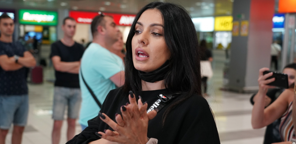 VRATI SE PROSTITUCIJI, TO TI JE NAJBOLJE! Tanju Savić napali, ona se borila sa suzama dok je slušala ove reči!