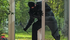 LOPOVI OBOŽAVAJU LETO Kada ste odsutni od kuće više od nekoliko dana, vaš dom je idealna meta za kradljivce