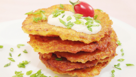 IDEALAN LETNJI RUČAK: Fantastični uštipci od tikvica, ovako nešto do sada  niste probali!