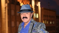 U OVOM IZADNJU GA NISTE VIDELI Isplivala fotografija Haris Džinovića bez šešira, a evo i čime se bavio poznati pevač (FOTO)