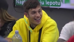 MAJKA JE DOBILA OTKAZ U POLICIJI ZBOG NJEGA Otkriveni burni detalji iz Franove prošlosti: koristio je narkotike, porodica ga je izbacila iz kuće, a brat ga se stidi!
