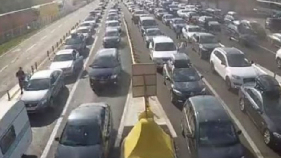 NE JENJAVA GUŽVA NA GRANIČNIM PRELAZIMA Na Bačkim Vinogradima na izlazu zadržavanje tri sata