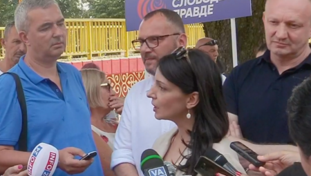 ĐILAS UHVAĆEN U VALJEVU Pogledajte sa kim sedi za stolom - kakva je ovo sprega?!
