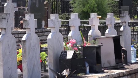 ZLOČIN BEZ KAZNE U Bratuncu služen parastos za 3.267 Srba koje su poklali Orićevi muslimani u Podrinju (FOTO)