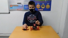 OSNOVAC IZ TAVANKUTA DOBITNIK PRVE NAGRADE Andreas Damjanoski napravio hodajućeg robota! (VIDEO)