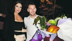 ŽURKA U NOVOM SADU Nataša Bekvalac umešana u tajno venčanje Katarine Grujić!