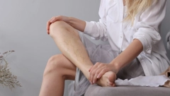 UMANJUJE BOL I OTOK: Napravite mast od nevena za proširene vene