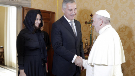 RIMSKI PAPA BLAGOSILJAO MILA ĐUKANOVIĆA Molim se za našu Crnu Goru!