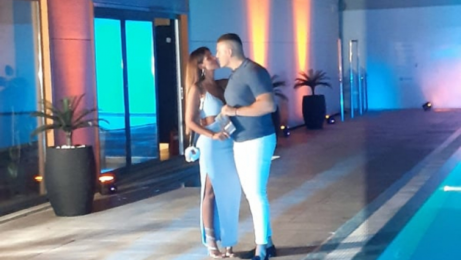 ŽIVIMO ZAJEDNO I NE MOŽEMO JEDNO BEZ DRUGOG: Sloba Radanović verio je lepu Jelenu, a evo kada planiraju gala svadbu!