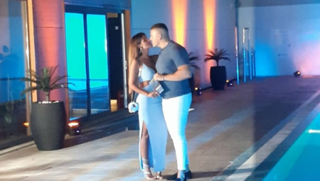 ŽIVIMO ZAJEDNO I NE MOŽEMO JEDNO BEZ DRUGOG: Sloba Radanović verio je lepu Jelenu, a evo kada planiraju gala svadbu!