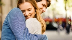 GRLITE SE ŠTO VIŠE Zagrljaj smanjuje stres i anksioznost