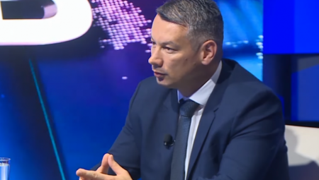 Nenad Nešić: Podići spomen kompleks srpskim žrtvama u Bratuncu