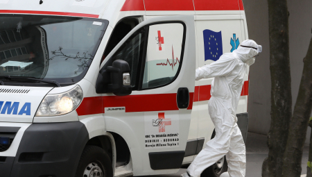 TRAGEDIJA U NOVOM SADU Nađen muškarac kako leži nasred ulice sa povredama glave, hitna odmah reagovala!
