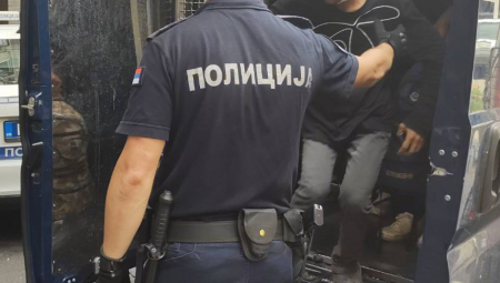 POLICIJA PRONAŠLA 45 ILEGALNIH MIGRANATA NA SAVSKOM VENCU Najavljene redovne kontrole radi bezbednosti i sigurnost svih građana