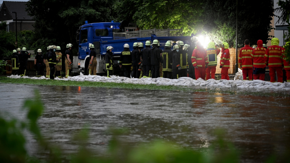 SNAŽNA OLUJA POGODILA NEMAČKU Haos u Hamburgu, u Berlinu proglašeno vanredno stanje, očekuje se tornado?!