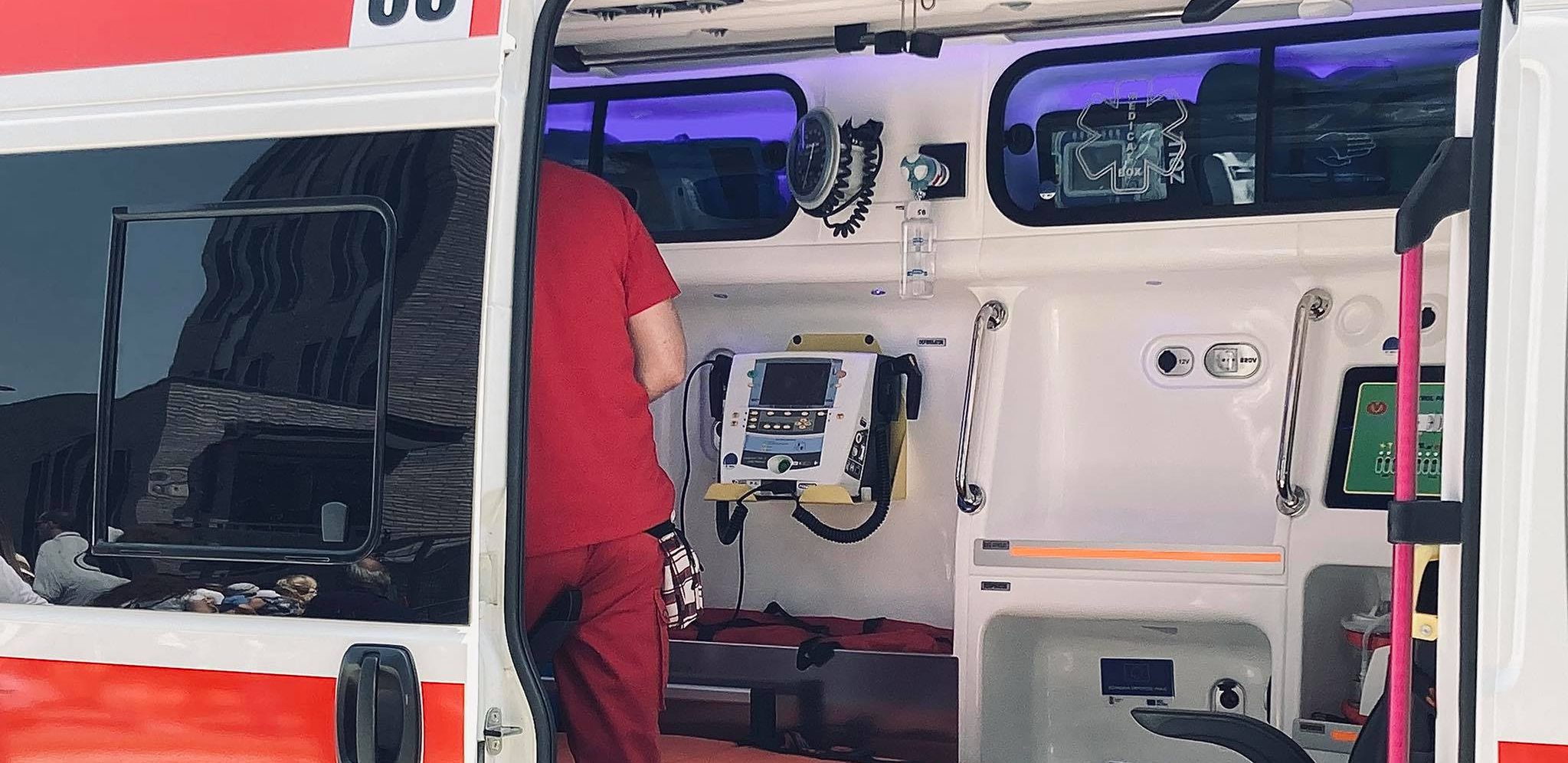 HOROR KOD SKUPŠTINE Nađeno telo muškarca u parku!