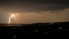 UDAR GROMA U BUGARSKOJ USMRTIO TRI OSOBE Povređen i jedan muškarac, prevezen u bolnicu sa užasnim opekotinama