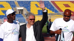 SLIKA KOJA JE OBIŠLA SVET Nikolić: Tri legende skoka u dalj nikada se pre toga nisu srele zajedno!