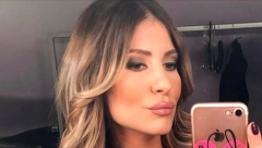 UZAK STRUK I VITKE NOGE! Voditeljka jutarnjeg programa se skinula i pokazala zanosnu figuru, ovakvu je nikada niste videli i to potpuno bez šminke (FOTO)