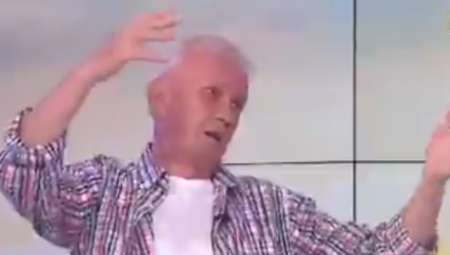 STUPAR TONE SVE DUBLJE Đilasov novinar moli Boga da stranci sruše Vučića!