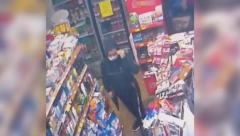 PLJAČKALA PO BEOGRADU PRETEĆI PIŠTOLJEM Uhapšena žena osumničenja za razbojništva i krađe!