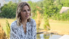 VIŠE NE IZGLEDA OVAKO Pevačica potpuno promenila izgled, Marina izašla iz ilegale, pa progovorila o svemu