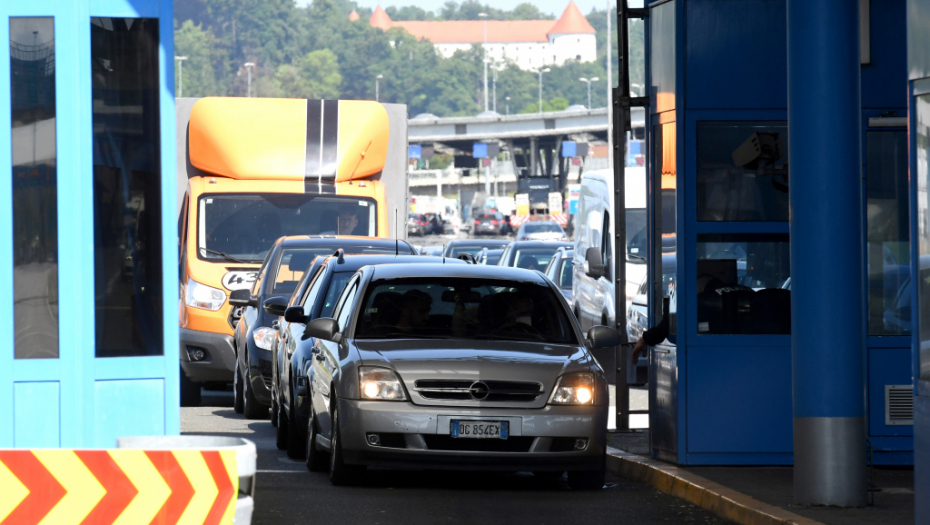ČEKA SE I DALJE Na Horgošu i po dva sata