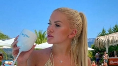 SANJA ZA ROĐENDAN NAPRAVILA SPEKTAKL! Pozvala sve bivše zadrugare, a pravo iznenađenje je bila ona, Stankovićeva žestoko oplela po Ani Korać! (FOTO)