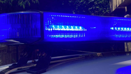 HAOS U CENTRU BEOGRADA Mladić pokušao da skoči sa petog sprata!