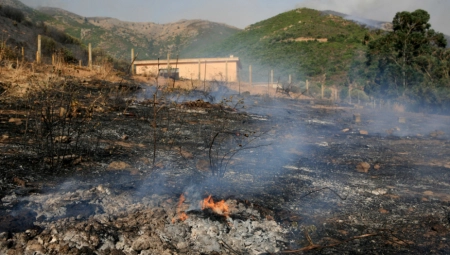 Požar u selu kod Nikšića: Ugroženo desetak kuća, vatrogasci vode danonoćnu borbu