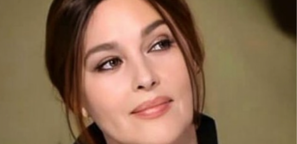 MONIKA BELUČI SAKRILA LICE, ALI OTKRILA DONJI VEŠ Holivudsku glumicu svi prepoznali, iako je nosila masku