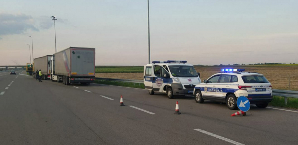 IZBO ČOVEKA NOŽEM U CENTRU BEOGRADA Policija krenula u munjevitu akciju!