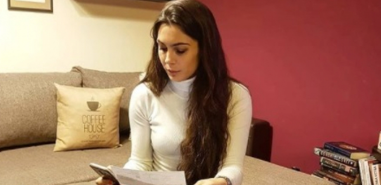 OVO JE NJENA OAZA MIRA Pogledajte stan Milice Mandić, ona živi skromno i ne bahati se (FOTO)