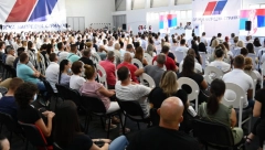 KLADOVSKI NAPREDNJACI: U Srbiji mora da prestane stvaranje klime u kojoj je postalo uobičajeno pretiti predsedniku i njegovoj porodici!
