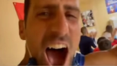 NOLE SE POPEO NA STO ZA MASAŽU! Evo kako je nastao snimak koji je zapalio Srbiju! (VIDEO)