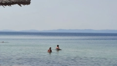 HOROR NA JADRANU! Direktan sudar jedrilice i džet skija, sve tri pale u vodu, ima poginulih!