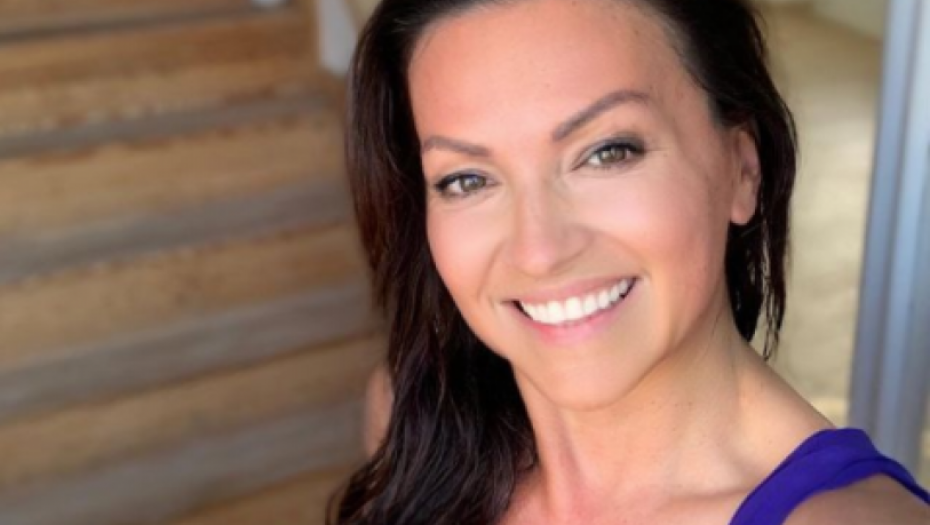 NINA BADRIĆ KAO NIKAD DO SAD Pevačica novim selfijem zapalila Crnu Goru, muškarci je hvale bez prestanka (FOTO)
