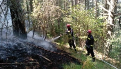 HELIKOPTERI MUP U AKCIJI PROTIV POŽARA Nema više otvorenog plamena, ali nadležni upozoravaju na novu opasnost (FOTO/VIDEO)