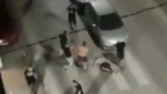 DELIJE I GROBARI U KLINČU Tuča na ulici, ima povređenih i privedenih (VIDEO)