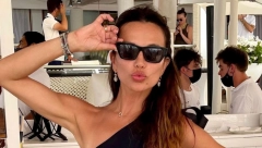 NEĆETE VEROVATI, OVO JE SEVERININ UNUK Pevačica postala baka i objavila fotografiju s bebom u naručju!