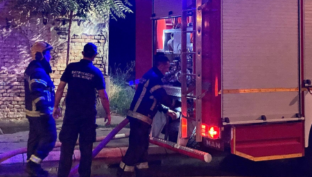 PETORO ZAVRŠILO U BOLNICI Izbio požar u zgradi u Nišu, deca vrištala, hodnici puni dima!